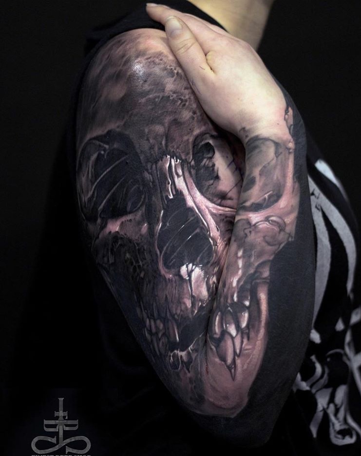 Tatuaje dark calavera Tatuador Piotr Polak5