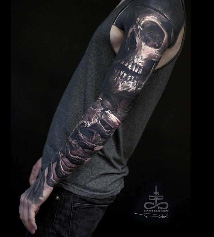 Tatuaje dark calavera Tatuador Piotr Polak7